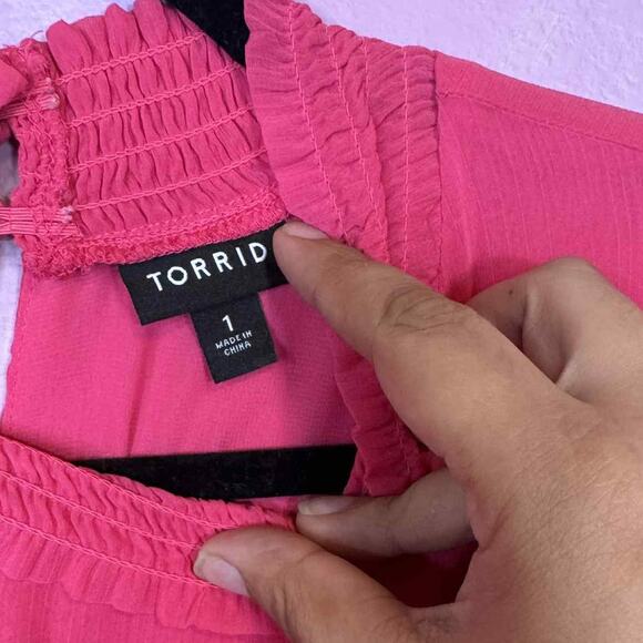 Torrid Crinkle Chiffon Smock Neck Ruffle Tiered Top Pink Like New Size 1 - Picture 7 of 8